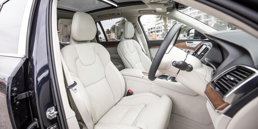 Интерьер Volvo XC90 T8 Excellence 2017 года  (AU) (фото 12 из 15)